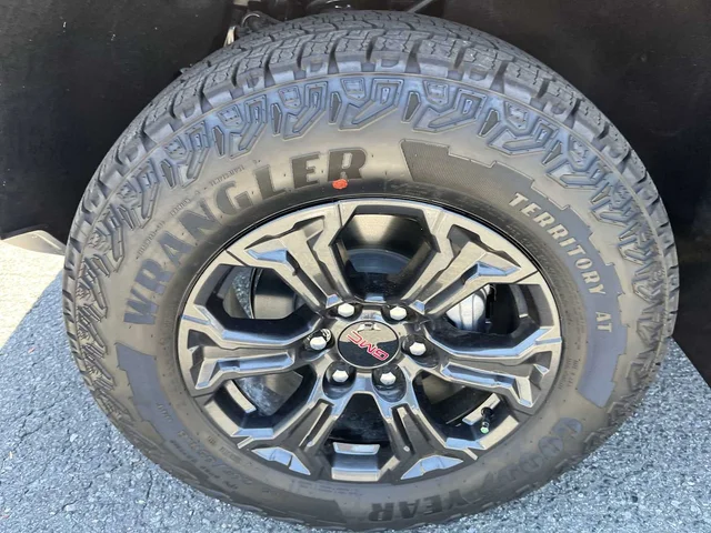 Nuevos GMC CANYON at Matthews in Liberty Buick GMC