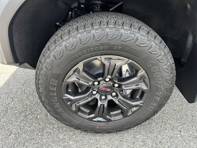 Nuevos GMC CANYON at Matthews in Liberty Buick GMC