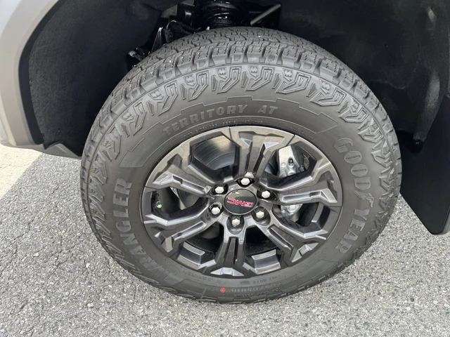 Nuevos GMC CANYON at Matthews in Liberty Buick GMC