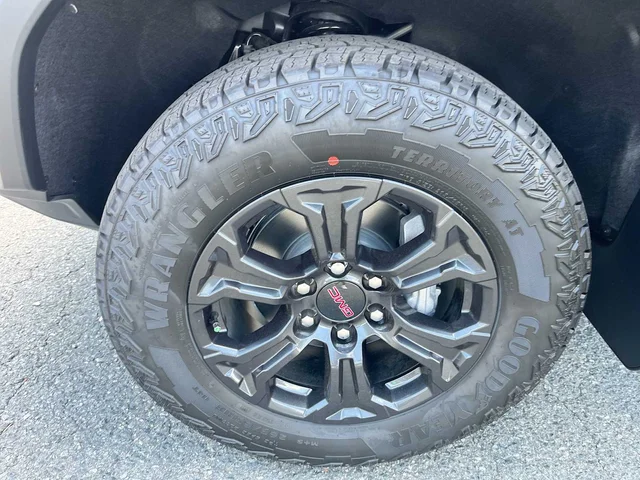 Nuevos GMC CANYON at Matthews in Liberty Buick GMC