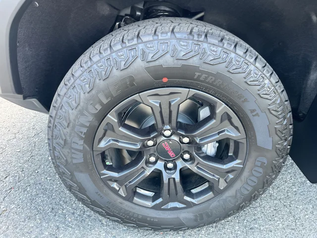 Nuevos GMC CANYON at Matthews in Liberty Buick GMC