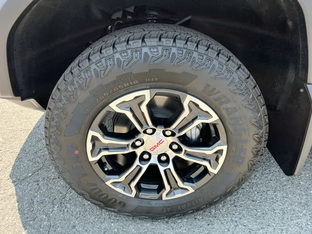 Nuevos GMC CANYON at Matthews in Liberty Buick GMC
