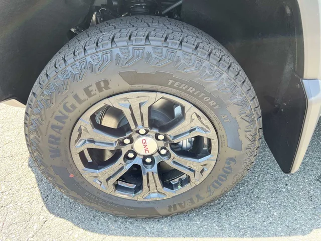 Nuevos GMC CANYON at Matthews in Liberty Buick GMC