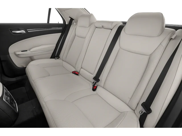 SEMINUEVOS CHRYSLER 300 at Columbus in Bob Caldwell Chrysler Jeep Dodge Ram