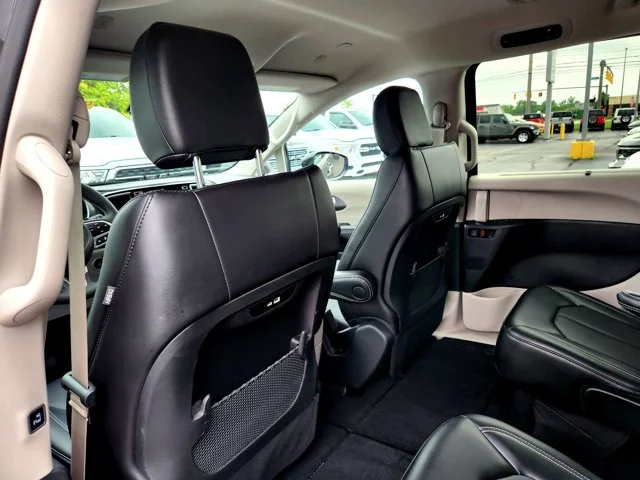 SEMINUEVOS CHRYSLER Pacifica at Columbus in Bob Caldwell Chrysler Jeep Dodge Ram