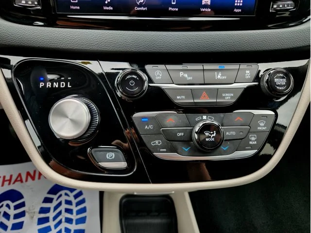 SEMINUEVOS CHRYSLER Pacifica at Columbus in Bob Caldwell Chrysler Jeep Dodge Ram