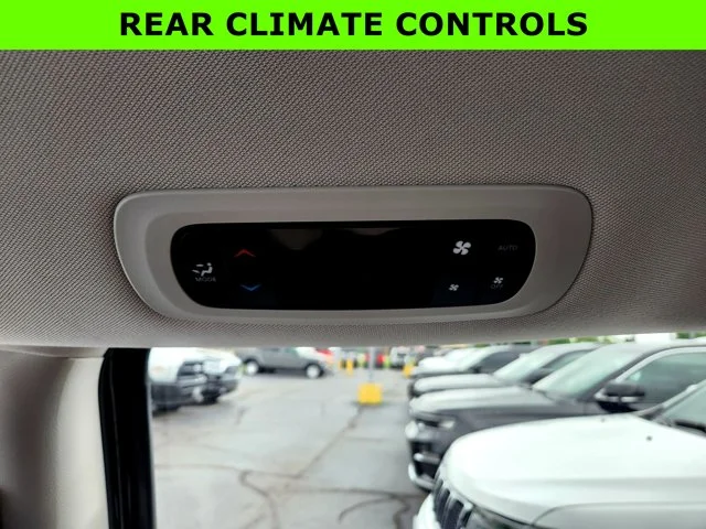 SEMINUEVOS CHRYSLER Pacifica at Columbus in Bob Caldwell Chrysler Jeep Dodge Ram