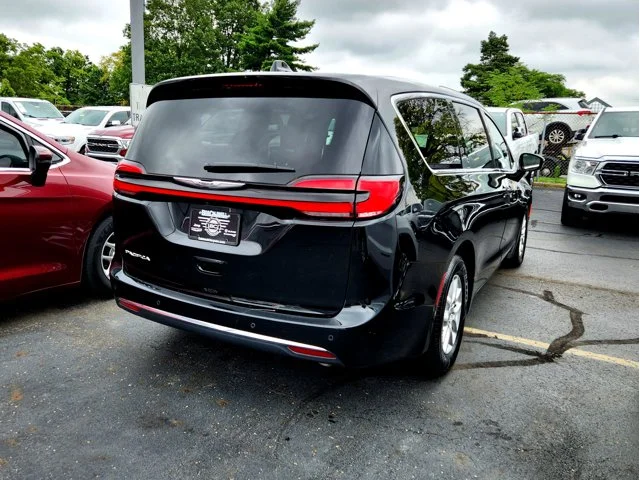 SEMINUEVOS CHRYSLER Pacifica at Columbus in Bob Caldwell Chrysler Jeep Dodge Ram