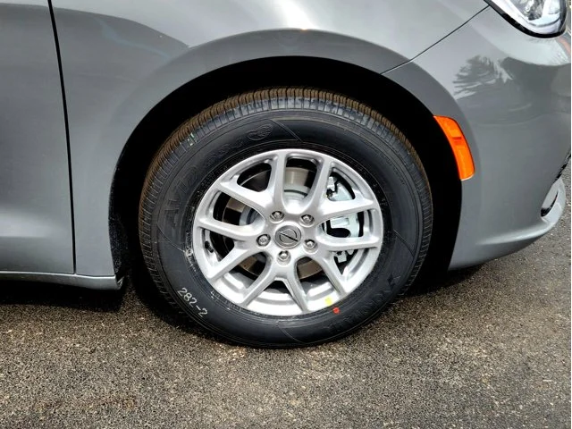 Nuevos CHRYSLER PACIFICA at Columbus in Bob Caldwell Chrysler Jeep Dodge Ram