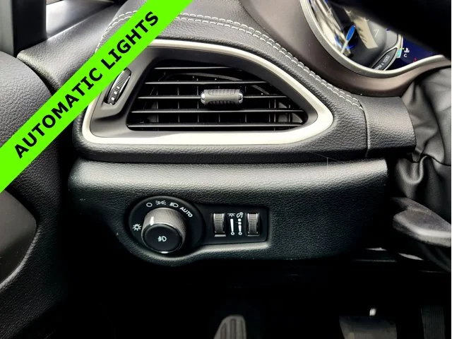 Nuevos CHRYSLER PACIFICA at Columbus in Bob Caldwell Chrysler Jeep Dodge Ram