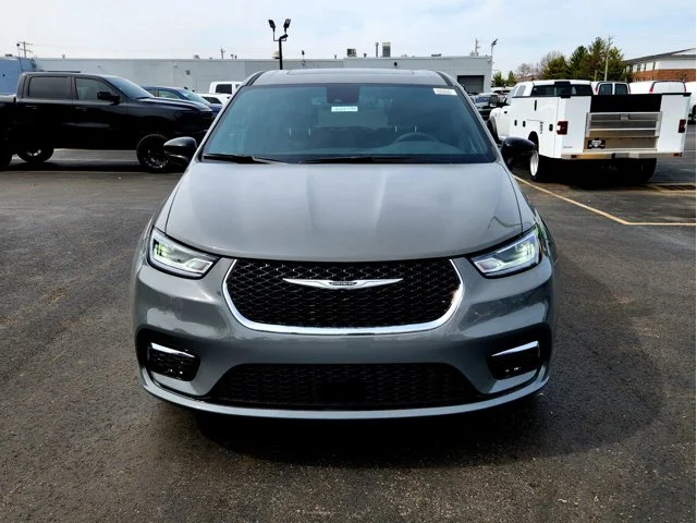 Nuevos CHRYSLER PACIFICA at Columbus in Bob Caldwell Chrysler Jeep Dodge Ram