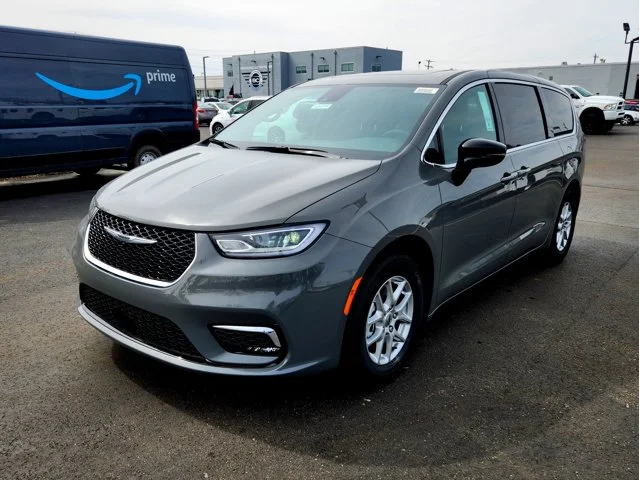 Nuevos CHRYSLER PACIFICA at Columbus in Bob Caldwell Chrysler Jeep Dodge Ram