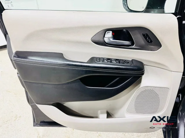 SEMINUEVOS CHRYSLER Pacifica a Estados en autogozo