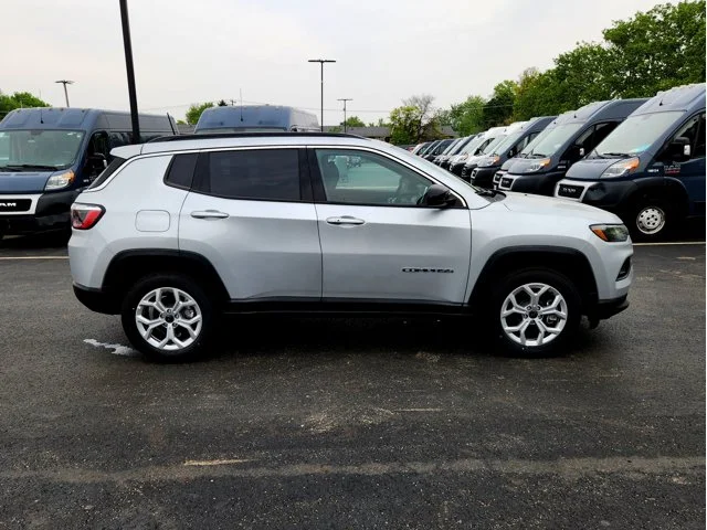 Nuevos JEEP COMPASS at Columbus in Bob Caldwell Chrysler Jeep Dodge Ram