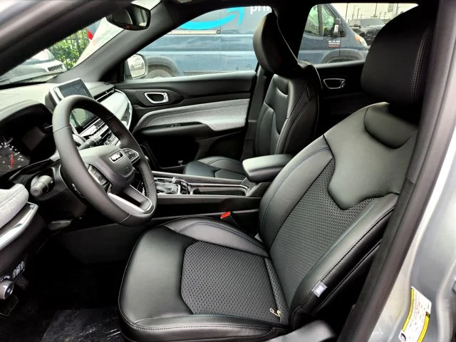 Nuevos JEEP COMPASS at Columbus in Bob Caldwell Chrysler Jeep Dodge Ram