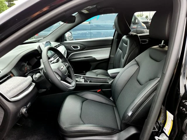 Nuevos JEEP COMPASS at Columbus in Bob Caldwell Chrysler Jeep Dodge Ram