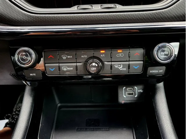 Nuevos JEEP COMPASS at Columbus in Bob Caldwell Chrysler Jeep Dodge Ram
