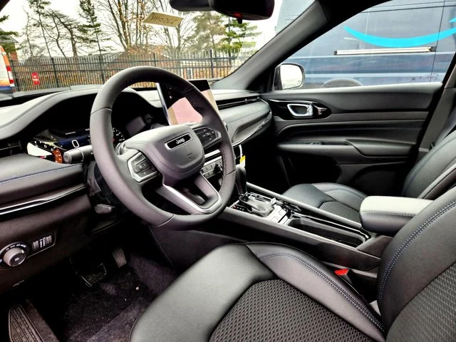 Nuevos JEEP COMPASS at Columbus in Bob Caldwell Chrysler Jeep Dodge Ram