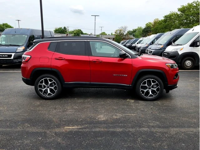 Nuevos JEEP COMPASS at Columbus in Bob Caldwell Chrysler Jeep Dodge Ram