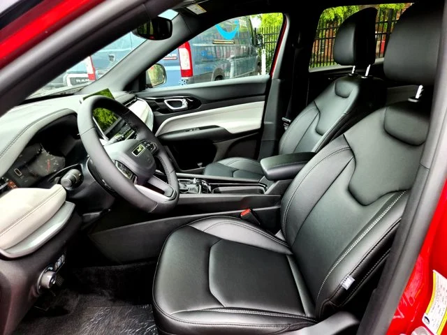 Nuevos JEEP COMPASS at Columbus in Bob Caldwell Chrysler Jeep Dodge Ram