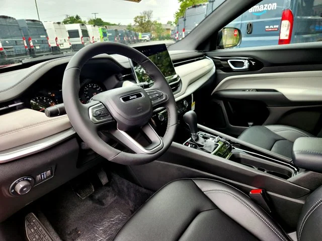 Nuevos JEEP COMPASS at Columbus in Bob Caldwell Chrysler Jeep Dodge Ram