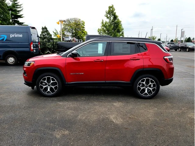 Nuevos JEEP COMPASS at Columbus in Bob Caldwell Chrysler Jeep Dodge Ram