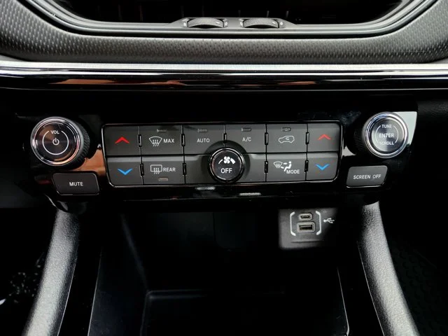 SEMINUEVOS JEEP Compass at Columbus in Bob Caldwell Chrysler Jeep Dodge Ram
