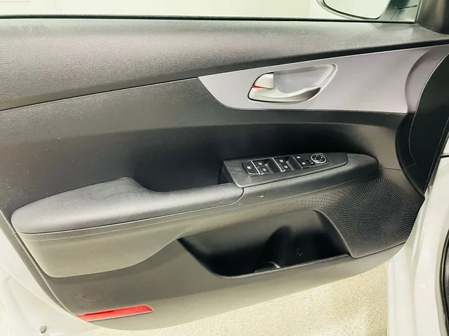 SEMINUEVOS KIA Forte a Estados en autogozo