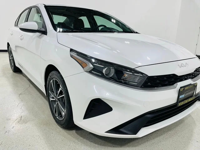 SEMINUEVOS KIA Forte a Estados en autogozo
