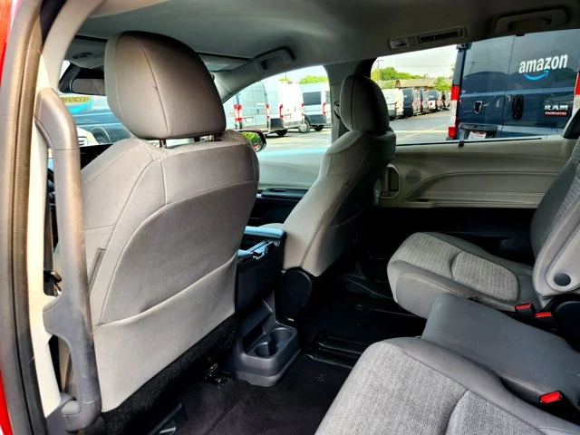 SEMINUEVOS TOYOTA Sienna at Columbus in Bob Caldwell Chrysler Jeep Dodge Ram