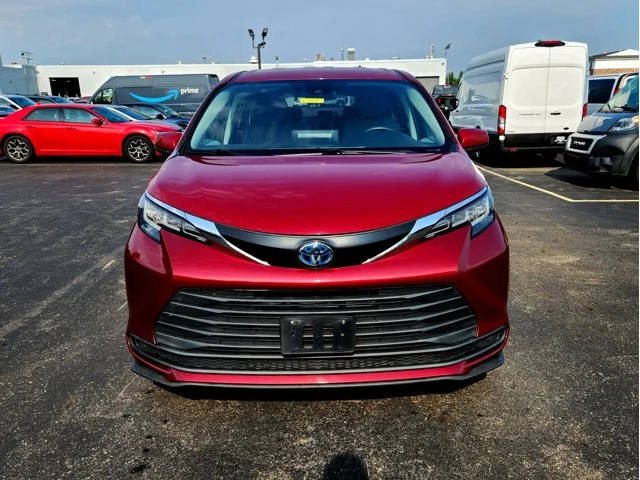 SEMINUEVOS TOYOTA Sienna at Columbus in Bob Caldwell Chrysler Jeep Dodge Ram