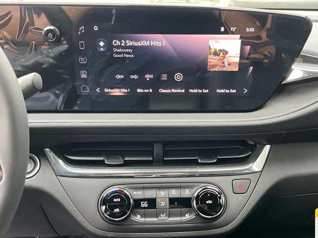 Nuevos BUICK ENVISTA at Matthews in Liberty Buick GMC