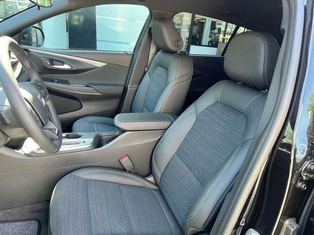 Nuevos BUICK ENVISTA at Matthews in Liberty Buick GMC