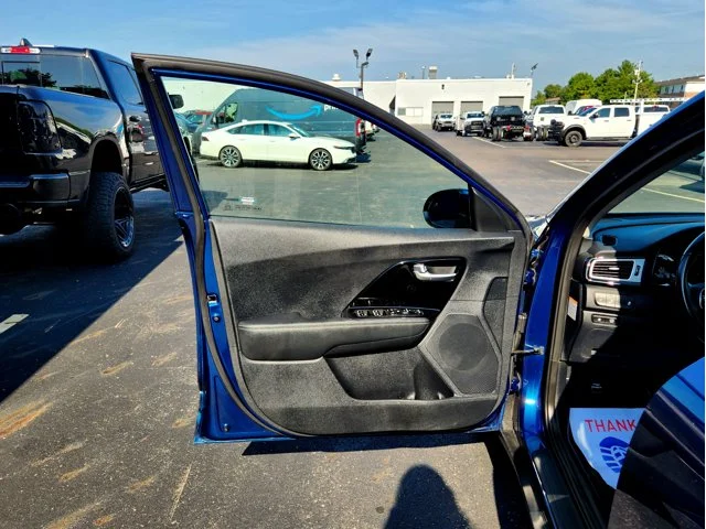 SEMINUEVOS KIA Niro at Columbus in Bob Caldwell Chrysler Jeep Dodge Ram