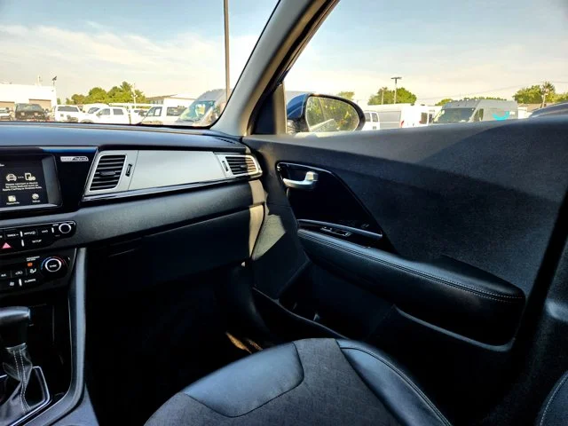SEMINUEVOS KIA Niro at Columbus in Bob Caldwell Chrysler Jeep Dodge Ram