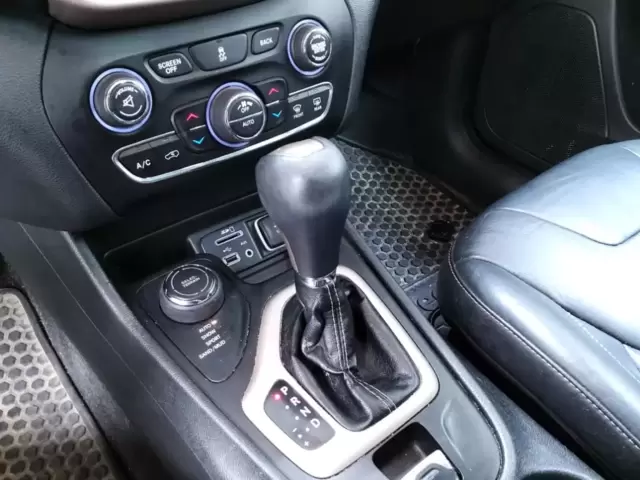 SEMINUEVOS Jeep Cherokee a Estados en autogozo