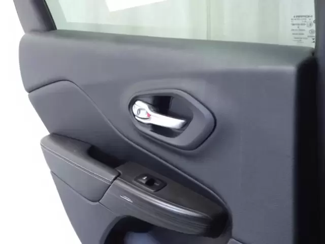 SEMINUEVOS Jeep Cherokee a Estados en autogozo