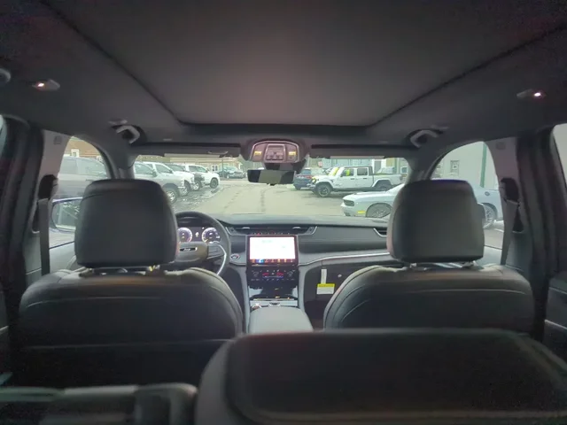 Nuevos JEEP GRAND CHEROKEE à Estados chez autogozo