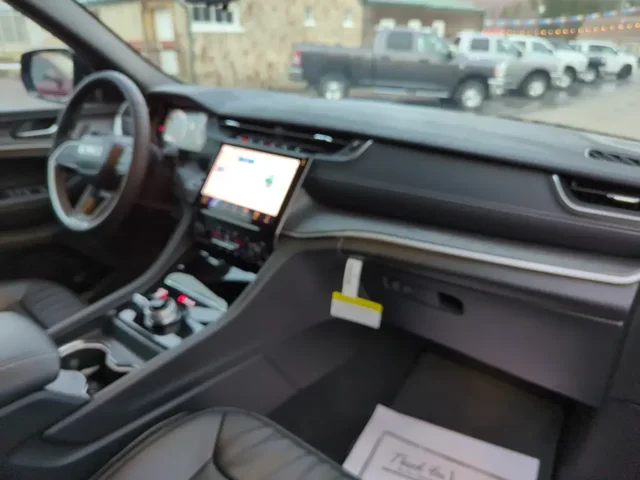 Nuevos JEEP GRAND CHEROKEE à Estados chez autogozo