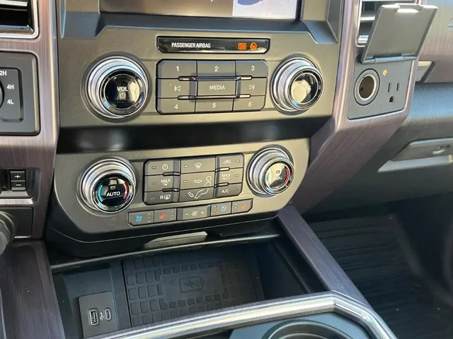 SEMINUEVOS Ford F-350 Super Duty a Estados en autogozo