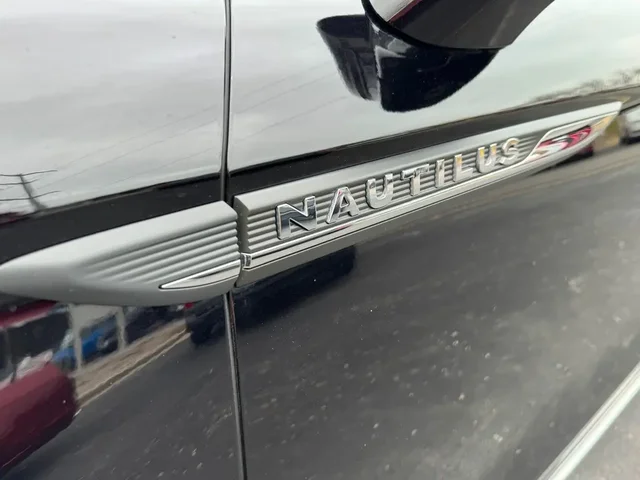 SEMINUEVOS Lincoln Nautilus a Estados en autogozo