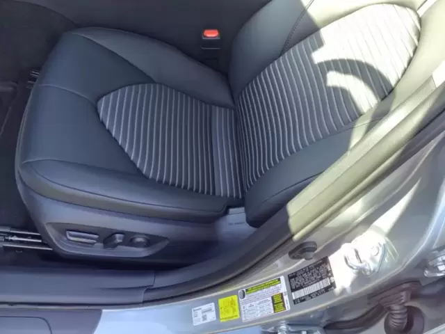 Nuevos TOYOTA CAMRY à Estados chez autogozo