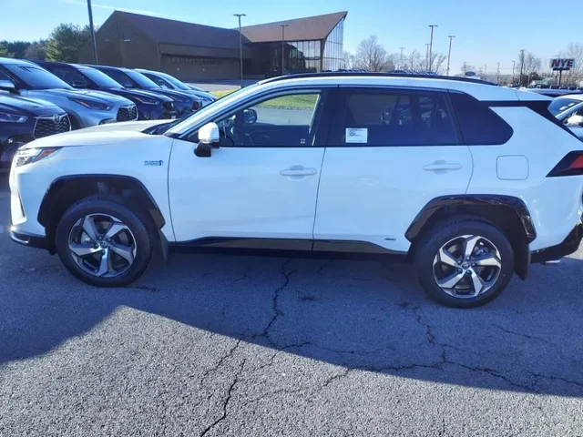 Nuevos TOYOTA RAV4 PRIME à Estados chez autogozo