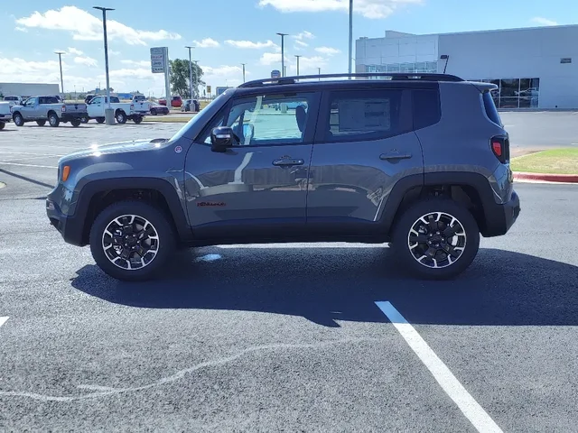 Nuevos JEEP RENEGADE à Estados chez autogozo