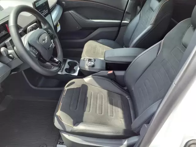 Nuevos FORD MUSTANG MACH-E à Estados chez autogozo