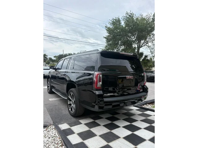 SEMINUEVOS GMC Yukon XL a Estados en autogozo