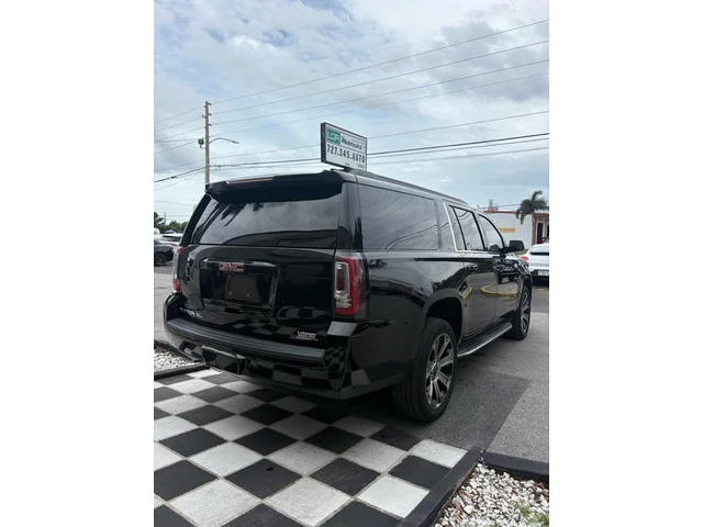 SEMINUEVOS GMC Yukon XL a Estados en autogozo