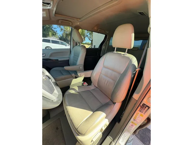 SEMINUEVOS TOYOTA Sienna a Estados en autogozo