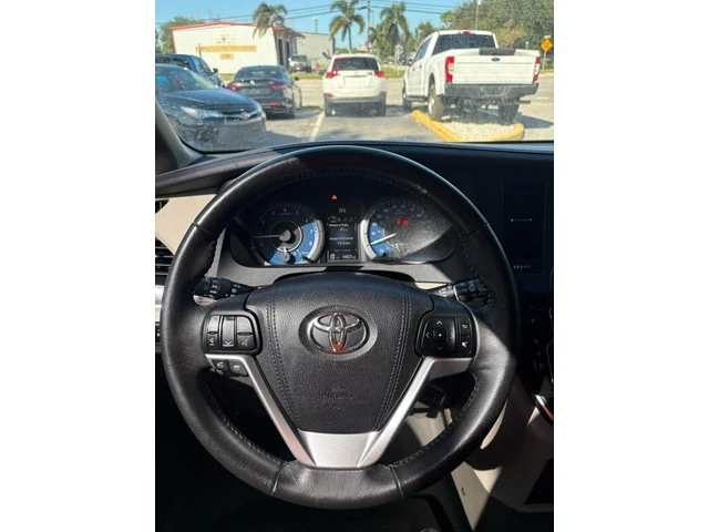 SEMINUEVOS TOYOTA Sienna a Estados en autogozo