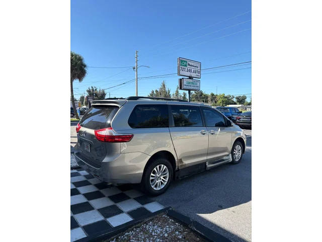 SEMINUEVOS TOYOTA Sienna a Estados en autogozo